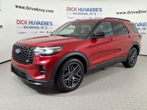 Used 2025 Ford Explorer ST AWD/4WD image 1