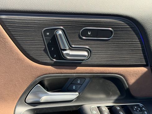 New 2026 Mercedes-Benz GLA 35 AMG 4MATIC image 17