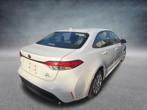 Used 2025 Toyota Corolla LE FWD image 7