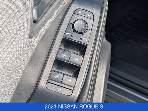 Used 2021 Nissan Rogue S AWD/4WD image 12