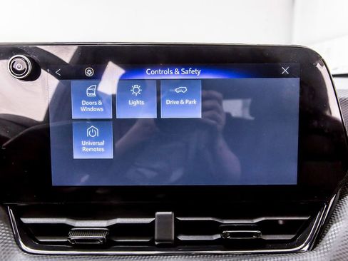 Used 2026 Chevrolet Equinox RS w/ Convenience Package III image 25