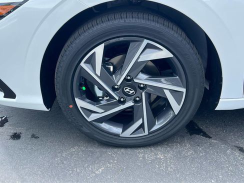 New 2026 Hyundai Elantra Limited FWD image 13