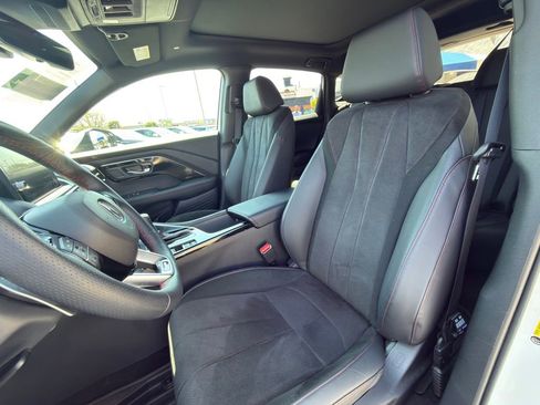 Certified 2025 Acura ADX A-Spec image 9