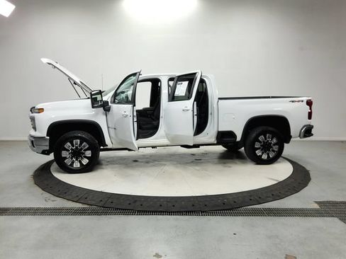 Used 2024 Chevrolet Silverado 3500 LT w/ Convenience Package AWD/4WD image 13