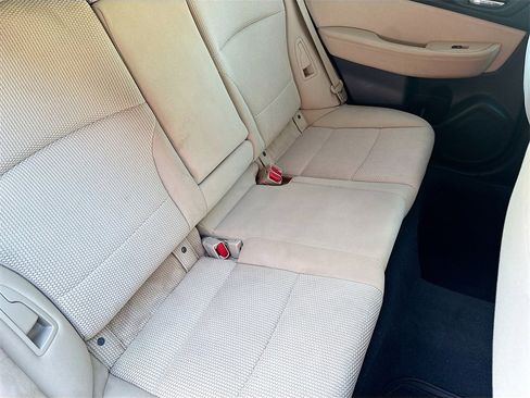 Used 2018 Subaru Outback 2.5i Premium image 25