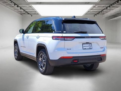 Used 2022 Jeep Grand Cherokee Trailhawk AWD/4WD image 3