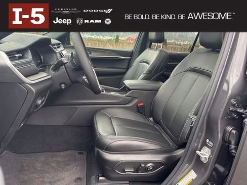 New 2025 Jeep Grand Cherokee Limited w/ Luxury Tech Group II image 15