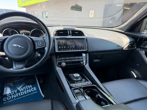 Used 2020 Jaguar F-PACE Premium AWD/4WD image 24