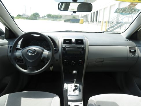 Used 2010 Toyota Corolla FWD image 11