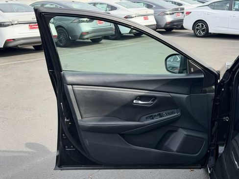 Used 2024 Nissan Sentra SV FWD image 14