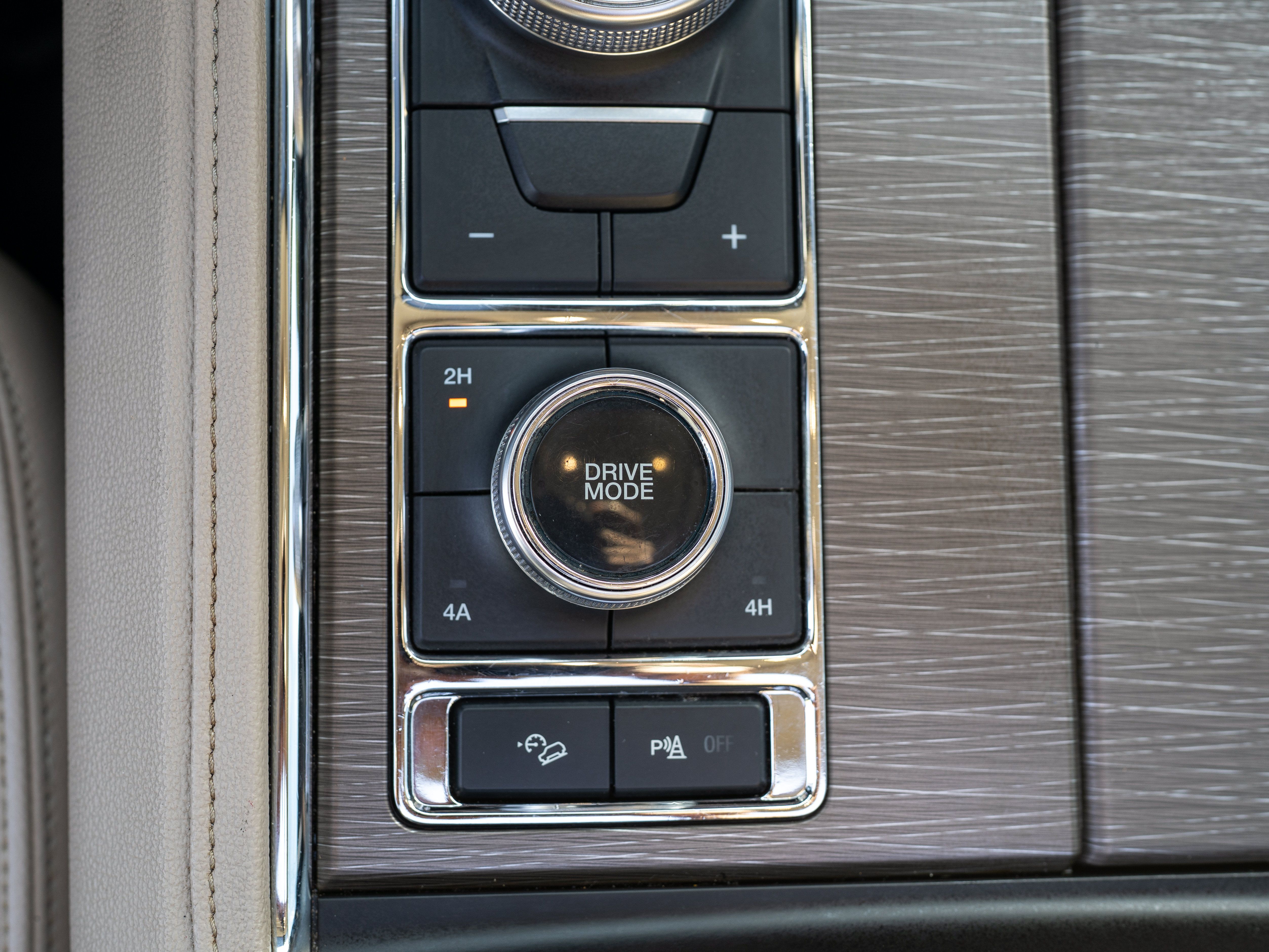 Used 2024 Ford Expedition Limited AWD/4WD image 36