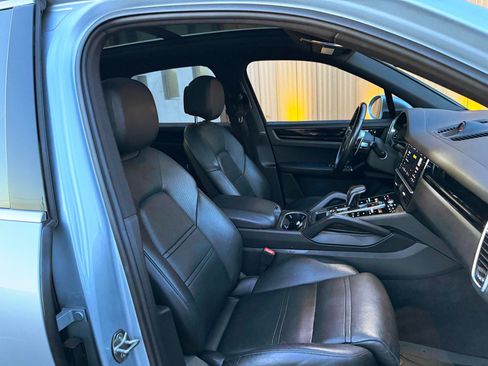 Used 2019 Porsche Cayenne image 19