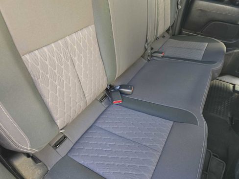 Used 2022 Nissan Titan S image 22