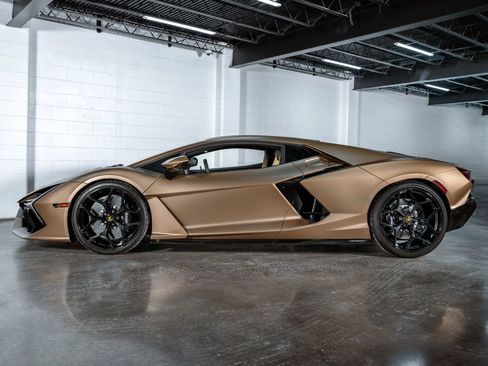 Used 2024 Lamborghini Revuelto AWD/4WD image 15