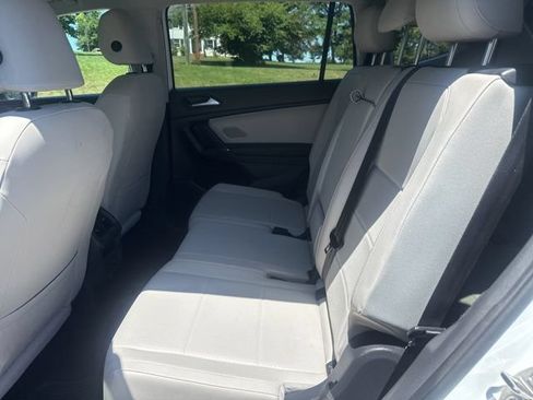 Used 2020 Volkswagen Tiguan SEL FWD image 21