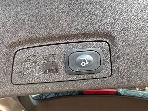 Used 2018 Lincoln MKC Reserve w/ Lincoln MKC Climate Package image 22