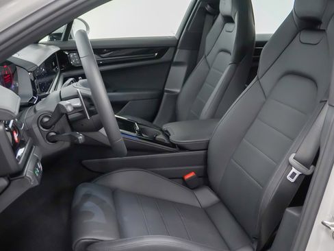 New 2025 Porsche Panamera 4 image 5