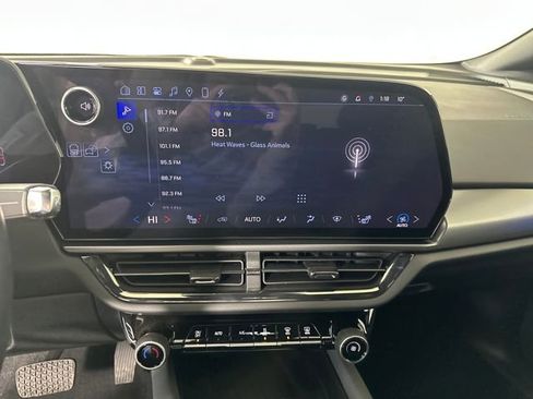 Used 2024 Chevrolet Equinox EV RS image 21