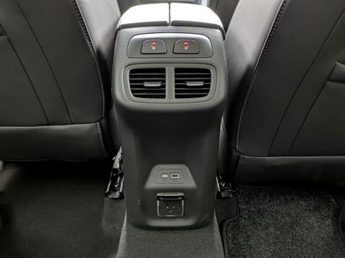 Certified 2023 Buick Envision Avenir AWD/4WD image 31