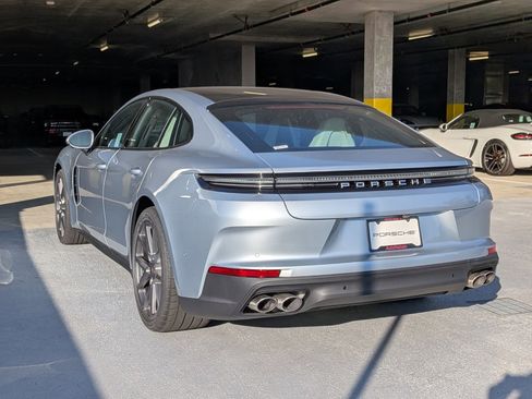 New 2025 Porsche Panamera image 3