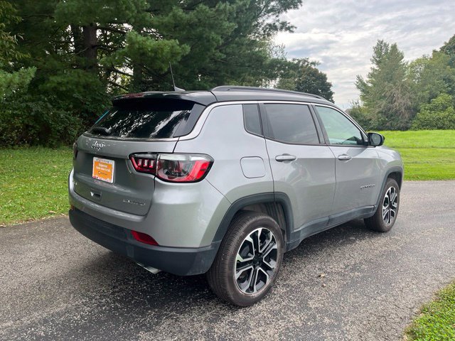Used 2022 Jeep Compass Limited AWD/4WD image 3