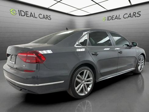 Used 2018 Volkswagen Passat 2.0T R-Line FWD image 5