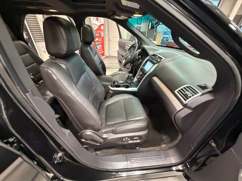 Used 2015 Ford Explorer XLT w/ Equipment Group 202A image 44