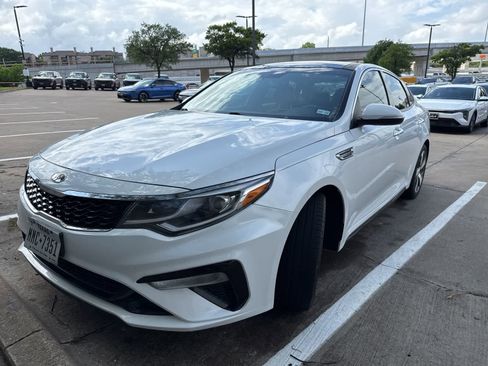 Used 2019 Kia Optima S w/ S Panoramic Sunroof Package image 2