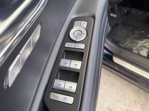 Used 2025 Genesis GV80 2.5T Standard AWD/4WD image 39