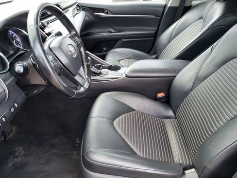 Used 2019 Toyota Camry SE FWD image 11