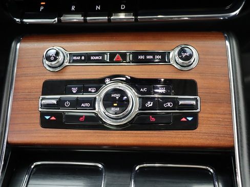 Used 2022 Lincoln Aviator Reserve image 38