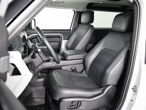 Used 2023 Land Rover Defender 90 S image 20