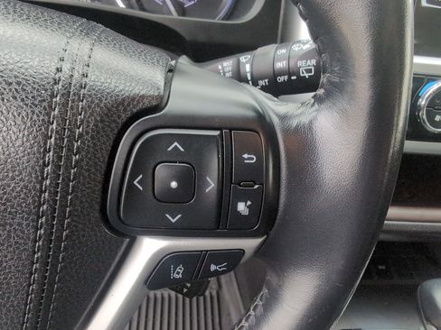 Used 2017 Toyota Highlander FWD V6 image 20