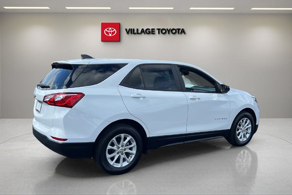 Used 2021 Chevrolet Equinox LS w/ LS Convenience Package FWD image 5