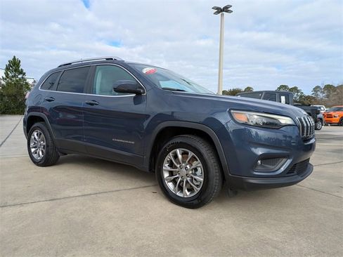 Used 2021 Jeep Cherokee Latitude Lux w/ Comfort/Convenience Group image 2