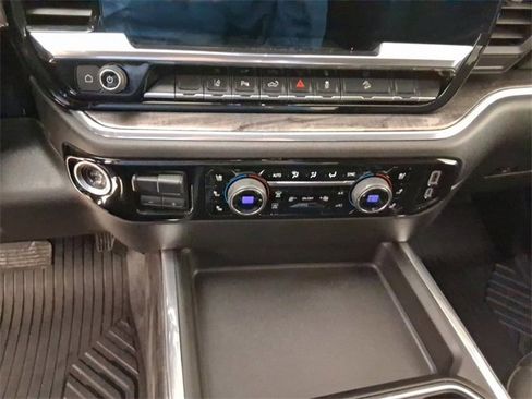 Used 2024 Chevrolet Silverado 2500 LTZ w/ LTZ Premium Package image 21