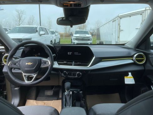 Used 2024 Chevrolet Trax LT w/ Driver Confidence Package image 20