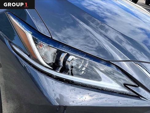 Used 2025 Lexus ES 350 w/ Premium Package FWD image 25