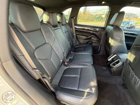 Used 2014 Porsche Cayenne w/ Basic Package image 12