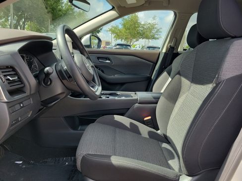 Certified 2023 Nissan Rogue SV FWD image 13