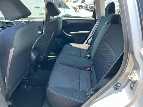 Used 2017 Subaru Forester 2.5i w/ Alloy Wheel Package image 10