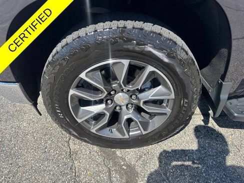 Used 2023 Chevrolet Silverado 1500 LT AWD/4WD image 30