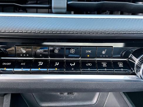 New 2026 Chevrolet Equinox LT w/ Convenience Package II image 18