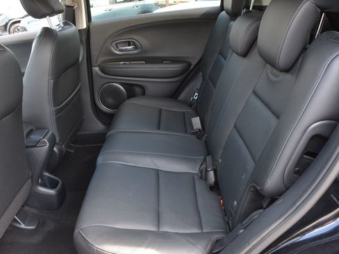 Used 2019 Honda HR-V Touring image 16