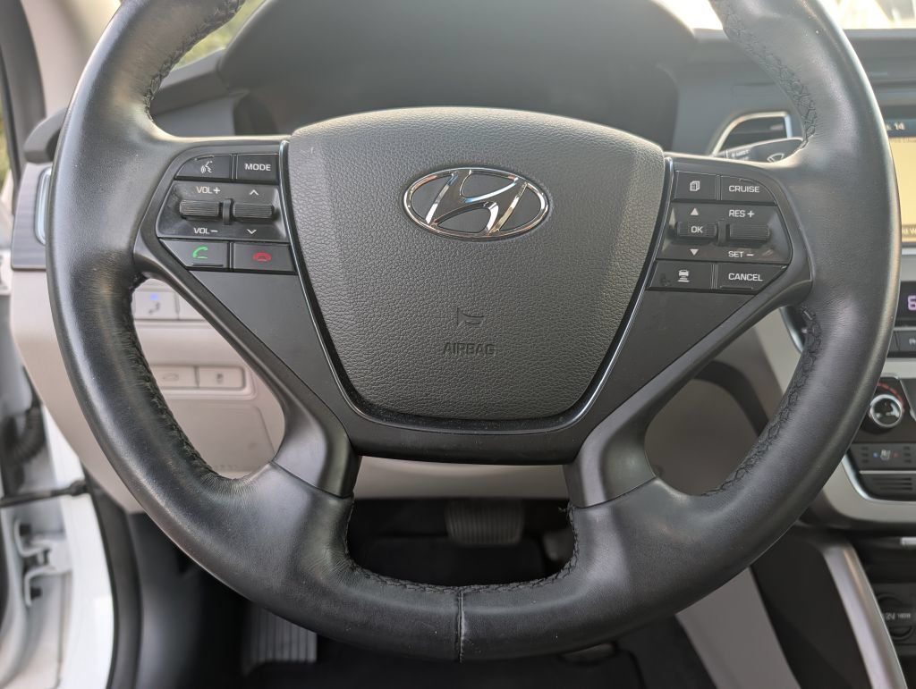Used 2016 Hyundai Sonata Limited w/ Option Group 05 FWD image 15