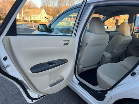 Used 2011 Subaru Impreza 2.5i image 16