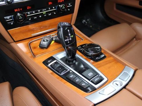 Used 2015 BMW ALPINA B7 xDrive LWB AWD/4WD image 27