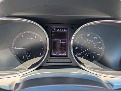 Used 2017 Hyundai Santa Fe Sport FWD image 27