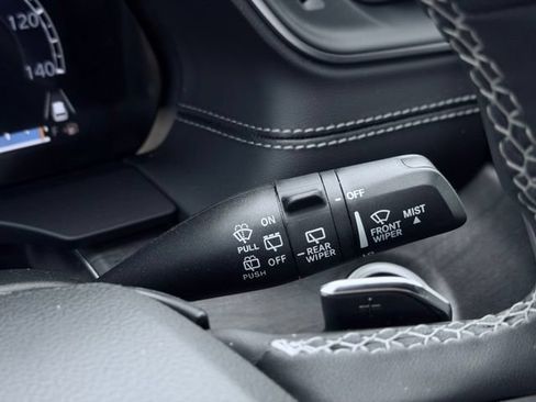 Certified 2025 Jeep Grand Cherokee Limited AWD/4WD image 30