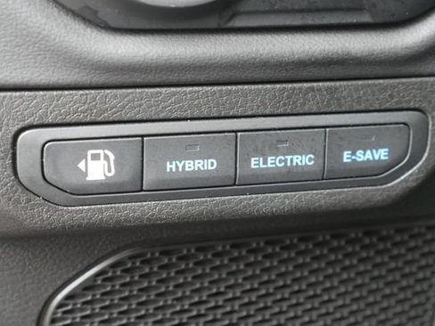 Used 2025 Jeep Wrangler Unlimited Rubicon 4xe AWD/4WD image 3